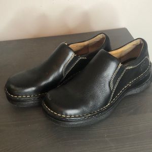 Born Womens Loafers. Sz 6